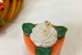 شمع مثلثی تزئین شده