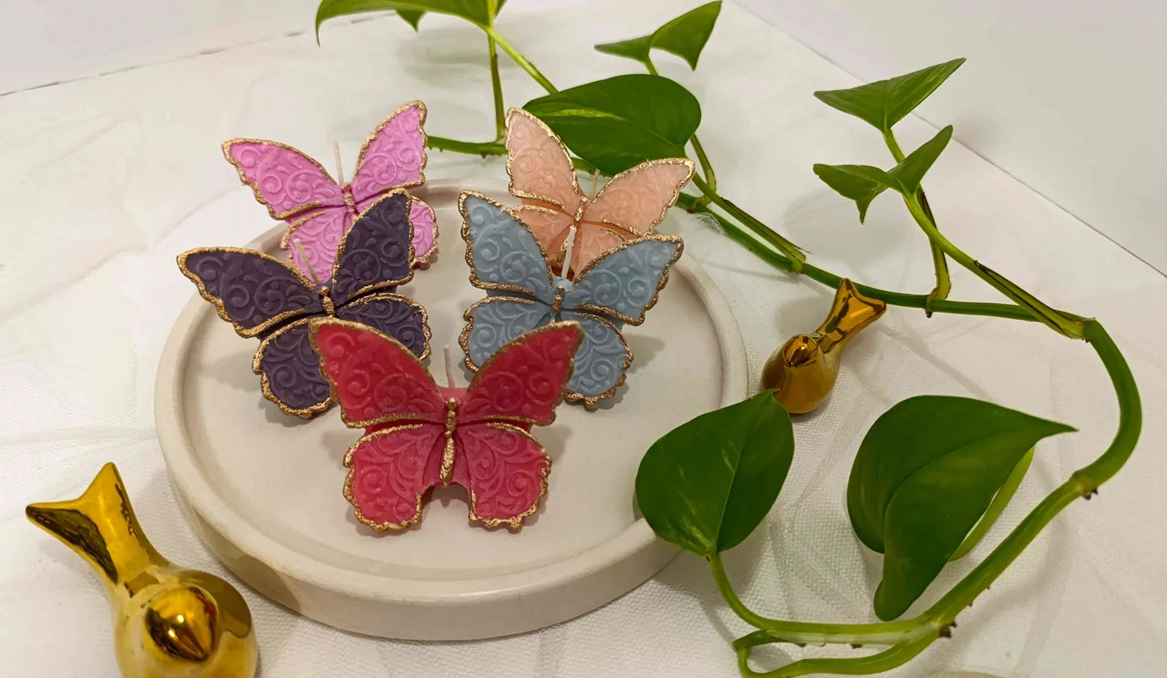 شمع دکوری پروانه لب طلایی