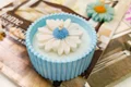 شمع شات شیاردار گل بابونه آبی