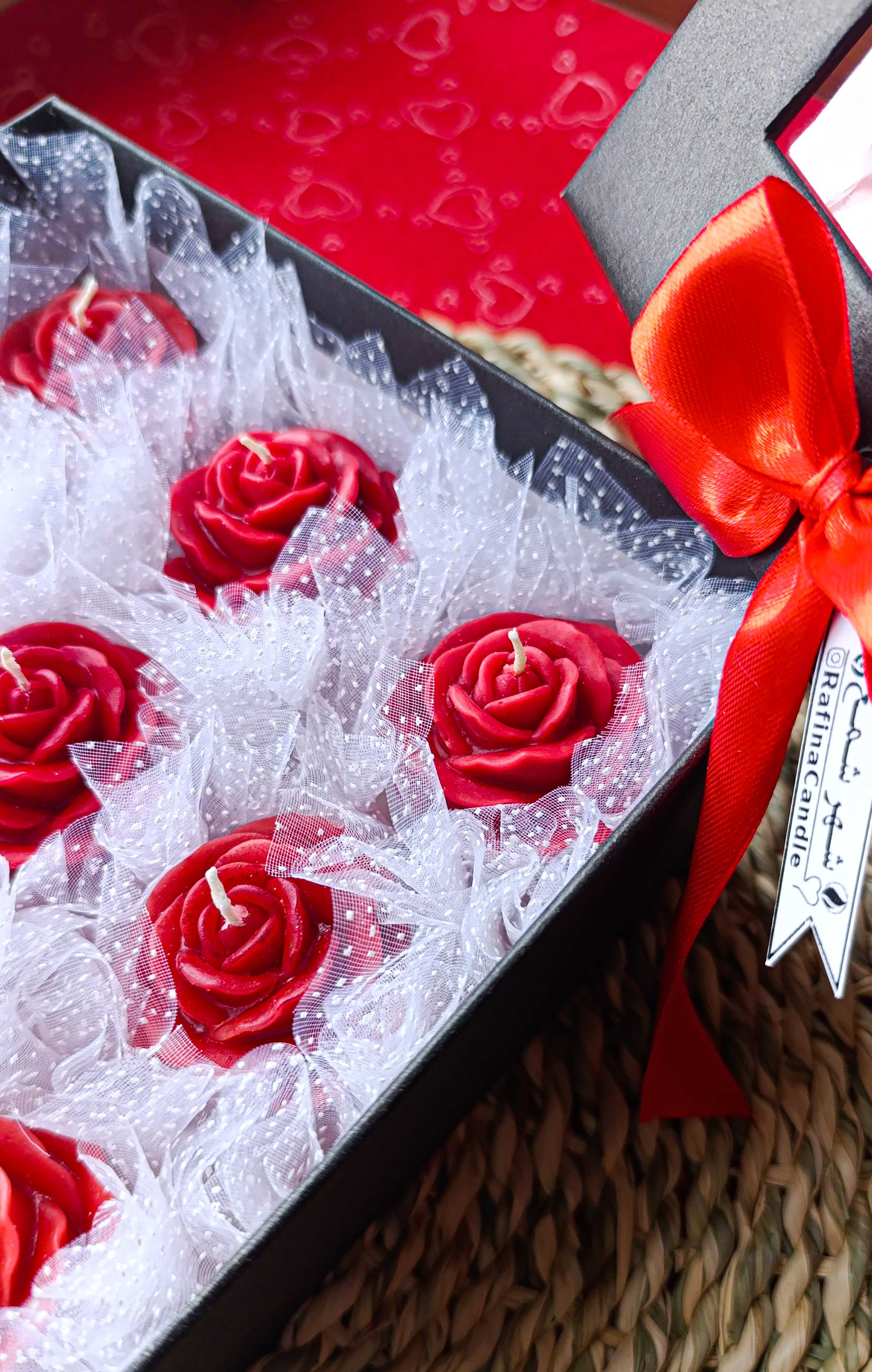 باکس گل رز قرمز شمعی